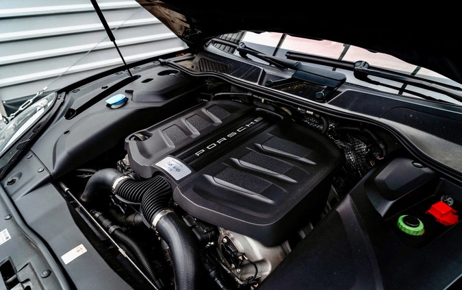 Porsche Cayenne cena 229000 przebieg: 240000, rok produkcji 2015 z Strzegom małe 596